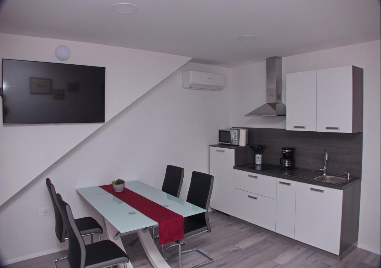 Apartmaji Anita Begunje pri Cerknici Екстер'єр фото