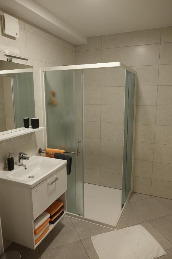 Apartmaji Anita Begunje pri Cerknici Екстер'єр фото